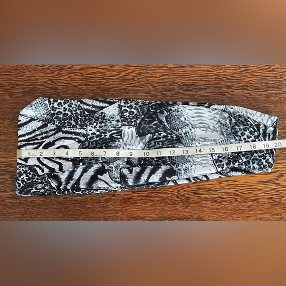 Infinity Scarf Blingy Animal Print Black & White - Picture 4 of 4